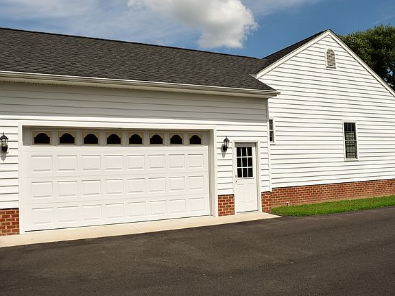 2nd image of 9042 Russet Ln