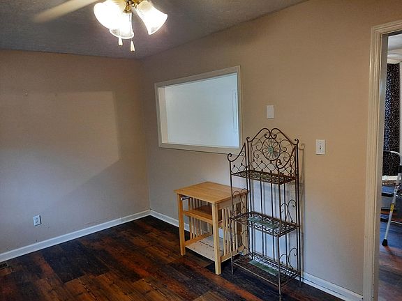 Kitchen/Dining Area