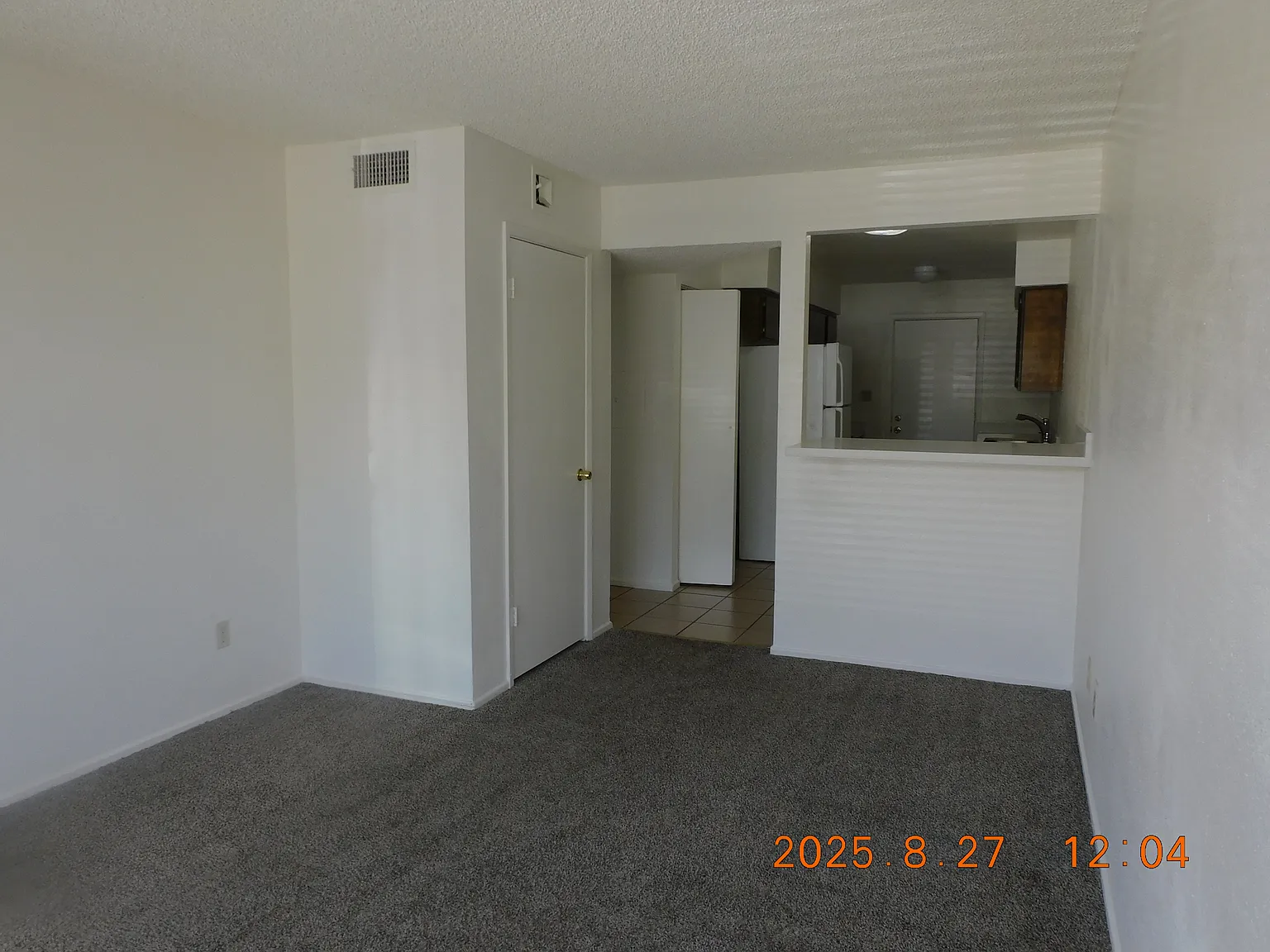 2 bed, $995 — Photo 2
