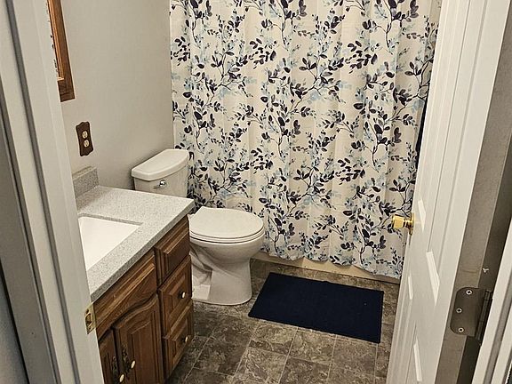 5th image of 1757 Nash St