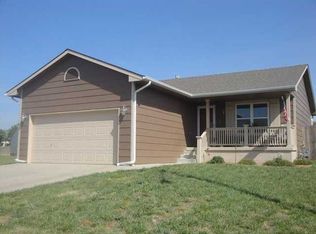 2610 N Mainsgate Cir, Augusta, KS 67010