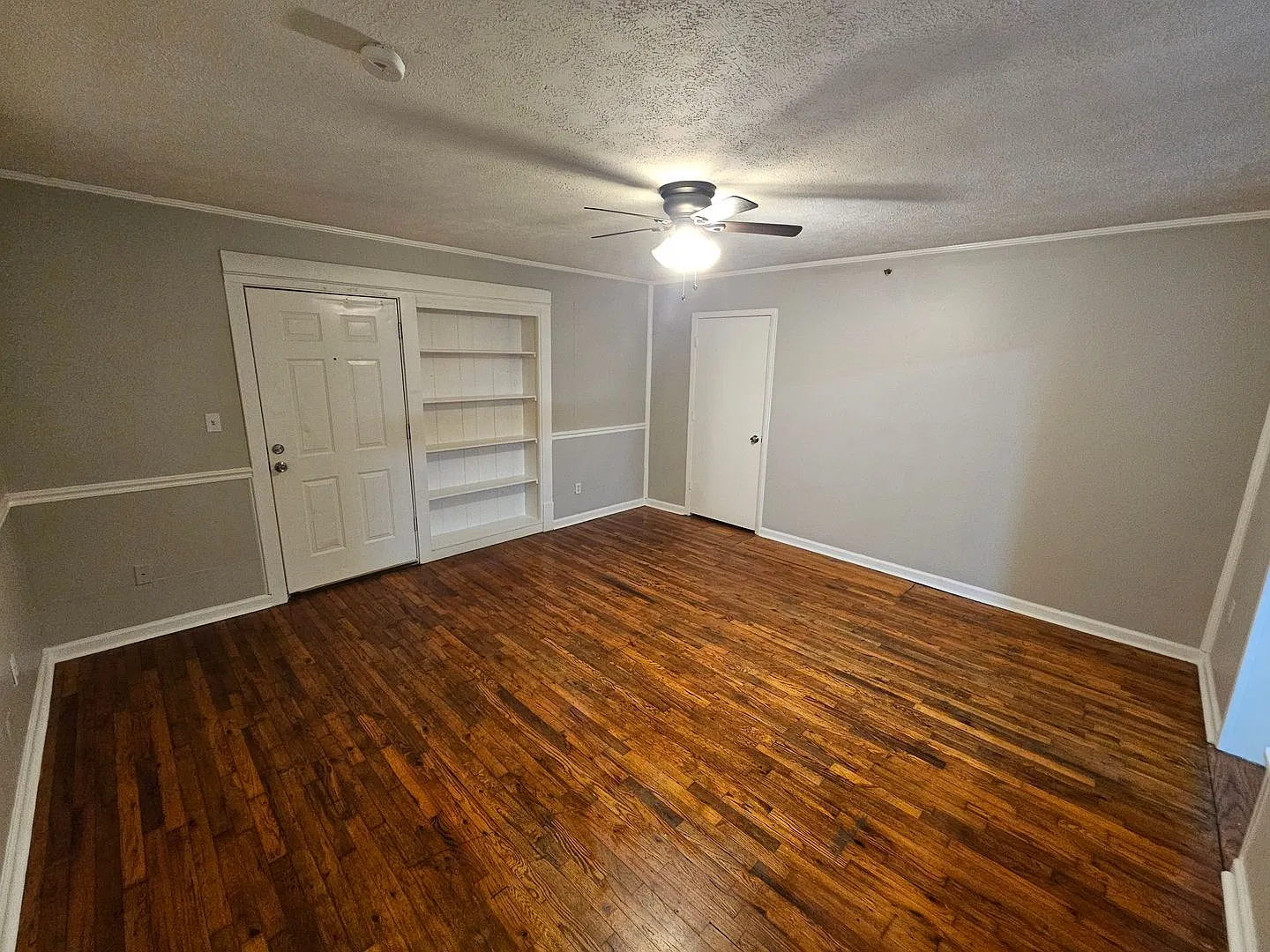 2 Bedroom 1 Bath Downstairs apartment in the heart of Maryville & available now! — Photo 2