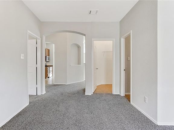 5th image of 2739 Triple Crown Ln