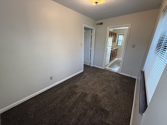 5th image of 4911 Heuwerth Ave #1