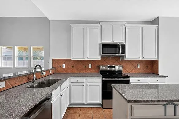 1009 Youkum Ct — Photo 15