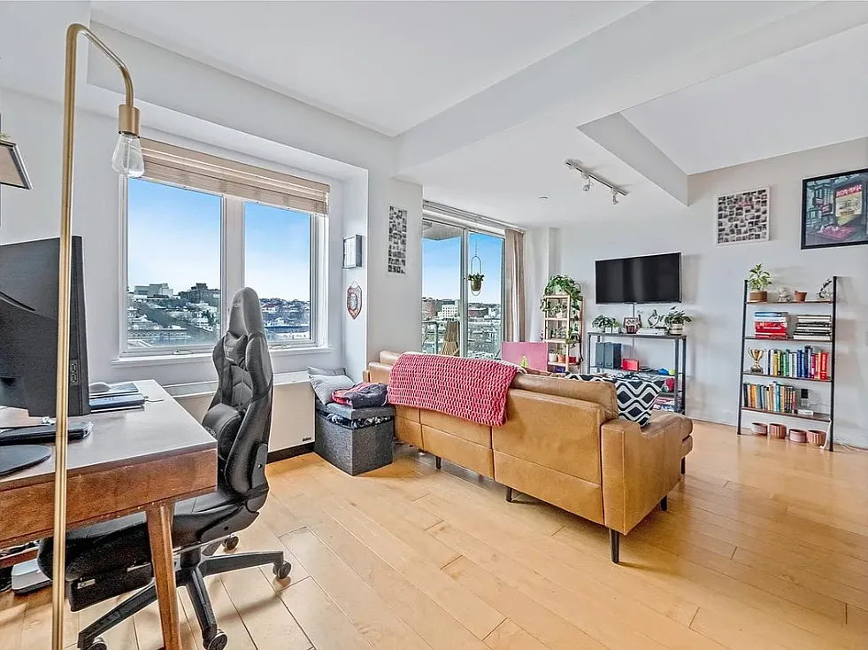 343 4th Avenue — Photo 3
