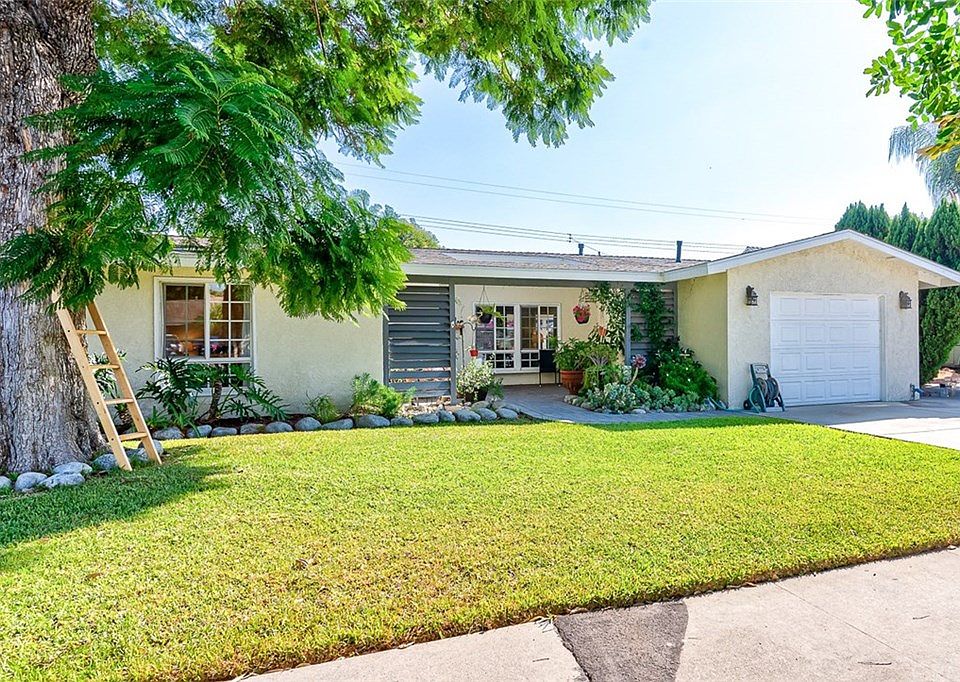 1st image of 9484 Badminton Ave