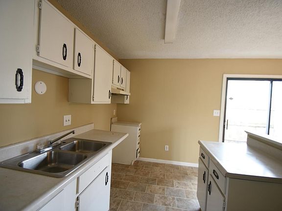 4th image of 9455 English Oak Dr