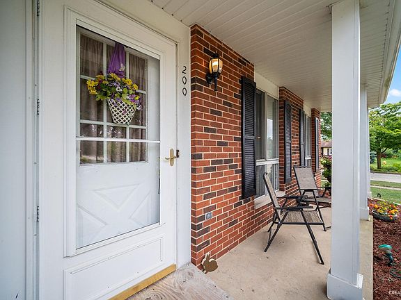 5th image of 200 Aspen Dr