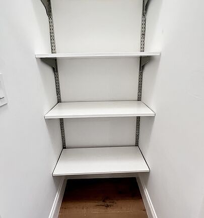 4th image of 342 N Palm Dr Unit 202