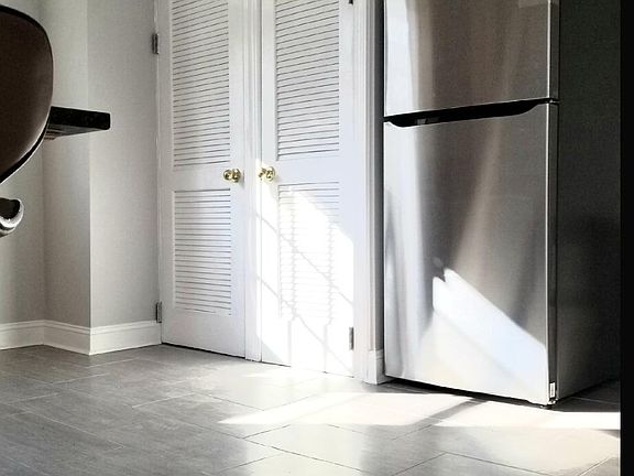 5th image of 5102 Webster St #2F