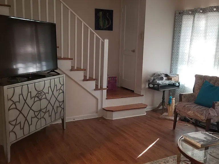 1634 Valley Ave — Photo 3