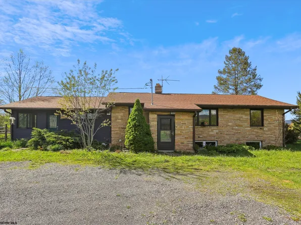 92 Willkommen Dr, Davis, WV 26260