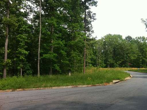 2nd image of 932 Anna Marie Ln