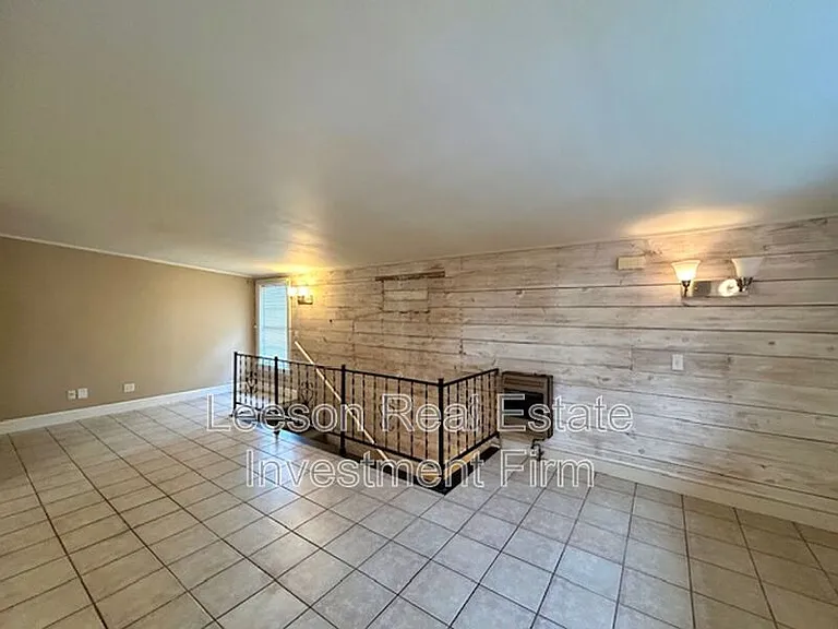 1101 College St #2208 — Photo 4
