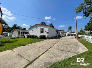 1319 Ridgewood Dr, Lillian, AL 36549