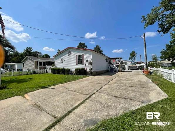 1319 Ridgewood Dr, Lillian, AL 36549