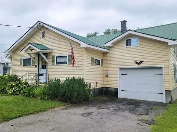 47 State Route 95, Moira, NY 12957