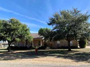 437 Glenvalley Cir, Bandera, TX 78003