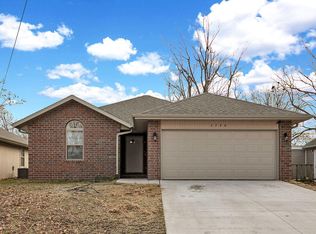 2326 N Pierce Ave, Springfield, MO 65803