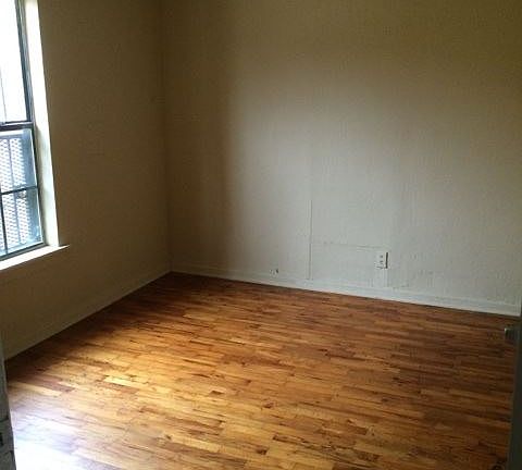 5th image of 341 W 77th St