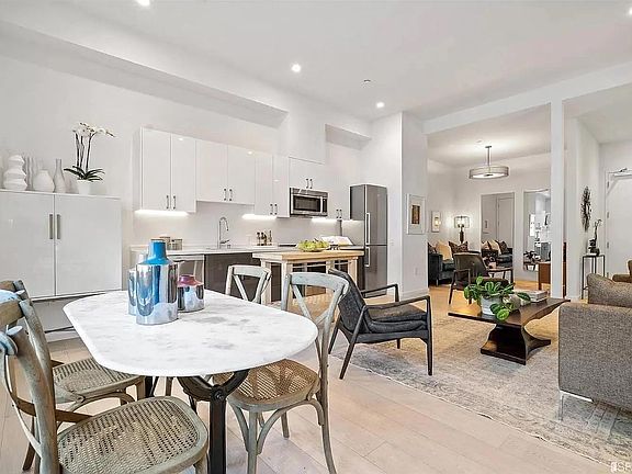 2nd image of 1001 17th St Unit 102