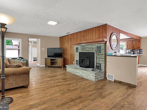 4th image of 175 Pickett Rd