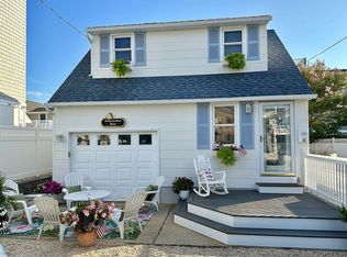 16 E 42nd St, Brant Beach, NJ 08008