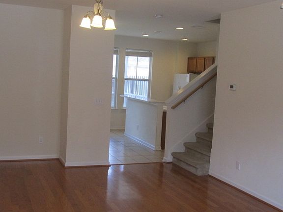3rd image of 3914 Shumard Oak Blvd