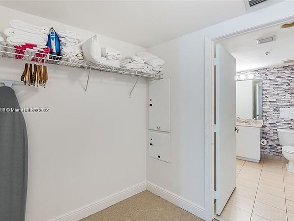 5th image of 1750 N Bayshore Dr APT 3109