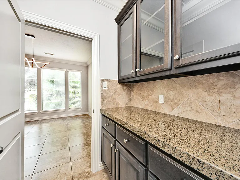 2046 Palm Forest Ln — Photo 10