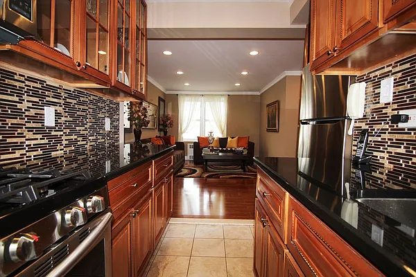 Sold by FirstService Realty (legacy) | media 22