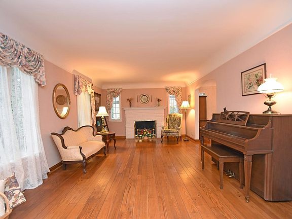 5th image of 6516 Baywood Ln