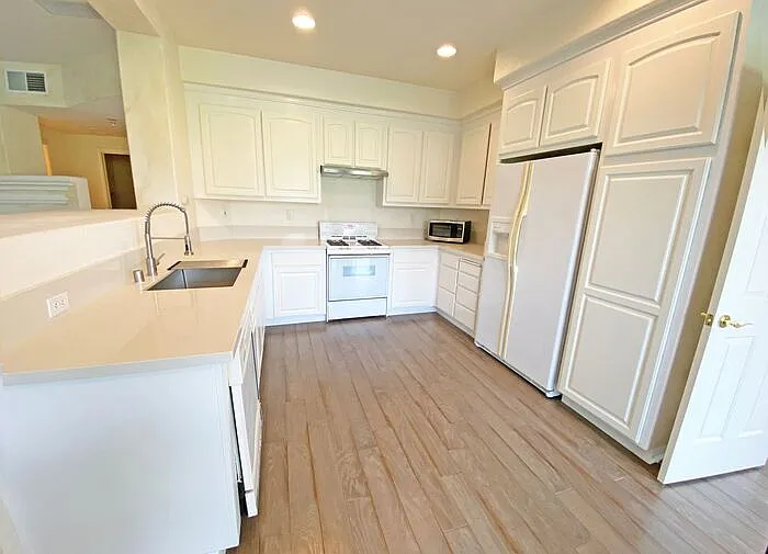 5821 Killarney Cir — Photo 13