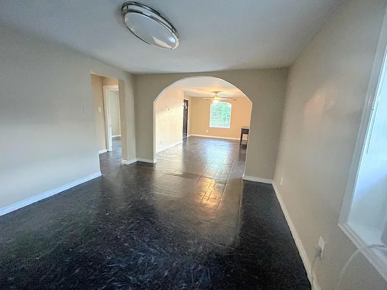 8116 Sandra St — Photo 7