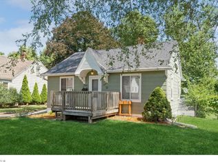 3915 68th St, Urbandale, IA 50322