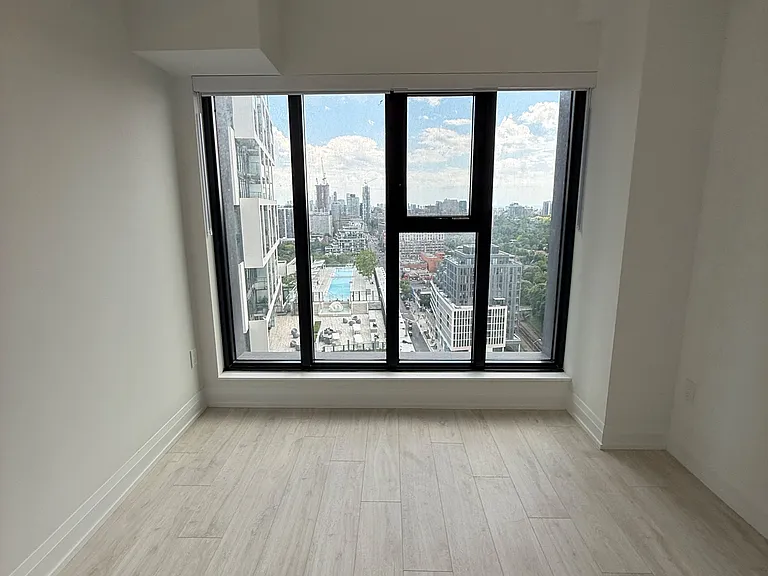 20 Soudan Ave #1907 — Photo 16