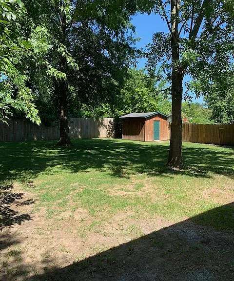 904 SE G St — Photo 20