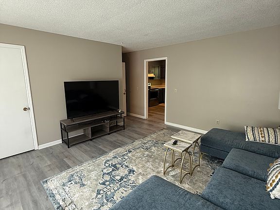 4th image of 7531 Leemont Dr