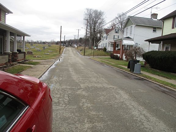 3rd image of 179 Connellsville St