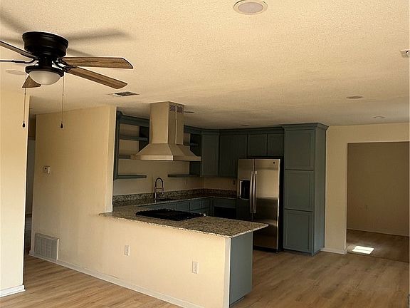 4th image of 1105 Fairview Dr