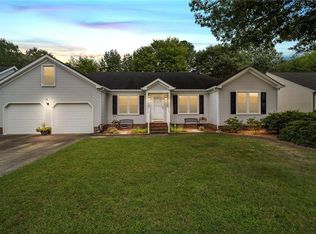 633 Aguila Dr, Chesapeake, VA 23322