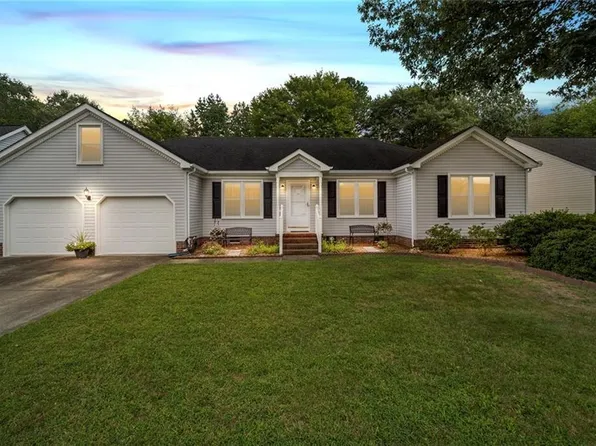 633 Aguila Dr, Chesapeake, VA 23322