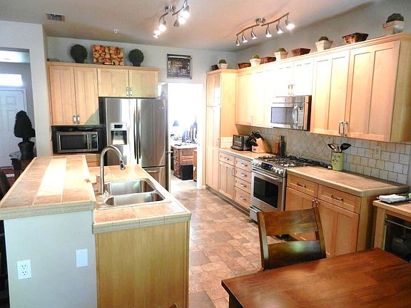 3rd image of 114 Clover Springs Dr