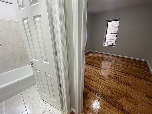 4th image of 37-52 89th St #1Z