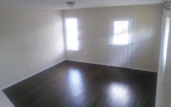 3rd image of 275 Vermillion Dr