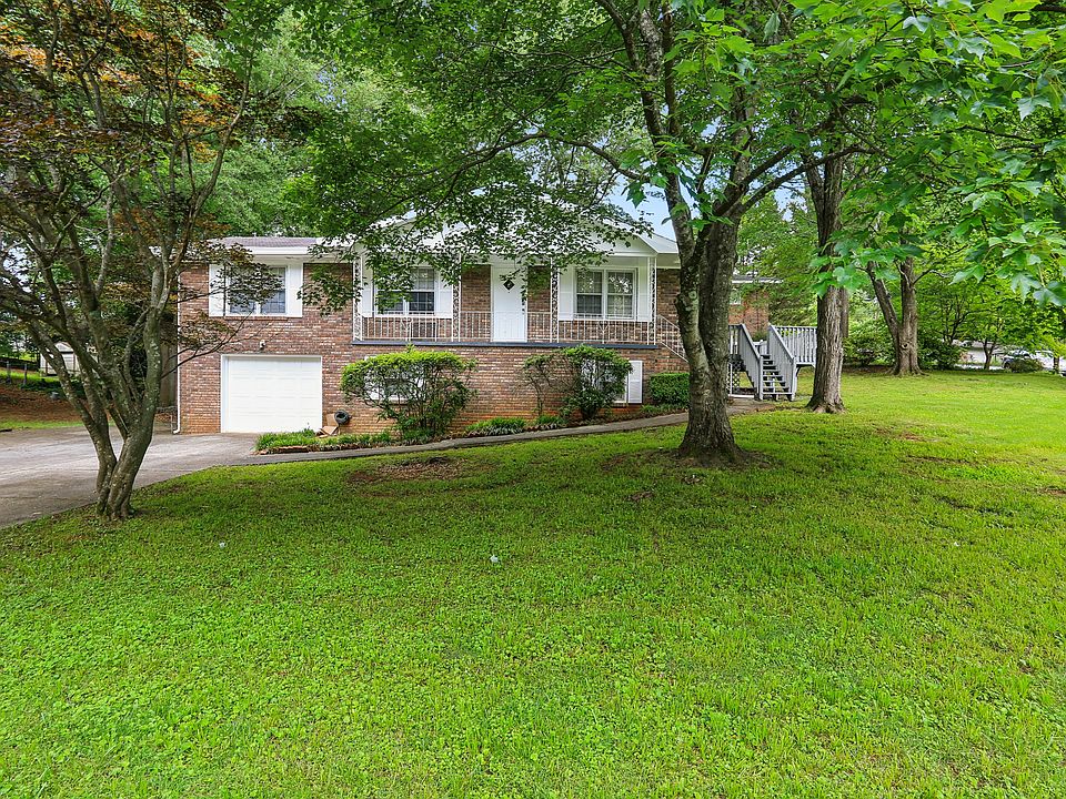 1st image of 3319 Charlotte Cir SE