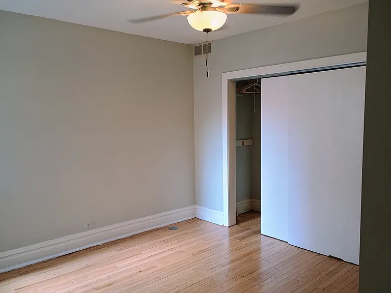 7444 N Damen Ave — Photo 14