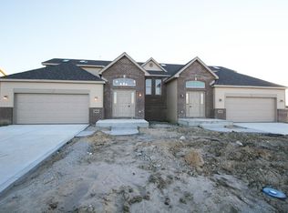 2883 W 83rd Ln, Merrillville, IN 46410