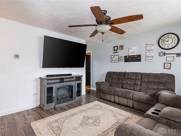 4th image of 2149 Cornwall Dr